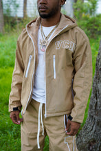 Load image into Gallery viewer, SOFT SHELL JACKET ‘TAN’