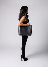 Load image into Gallery viewer, TOTE BAG ‘BLACK’