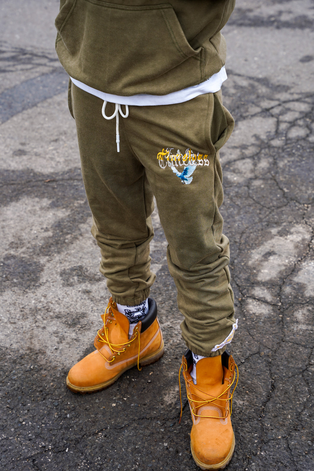 TIME ISN’T TIMELESS PANTS ‘OLIVE’